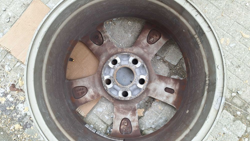Перфектни, оригинални лети джанти 17" за Toyota Rav4