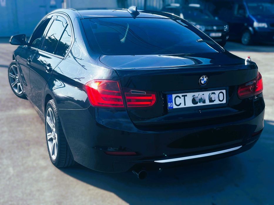 BMW F30 - 318D Navigație  • Apple CarPlay • Cameră Marșarier