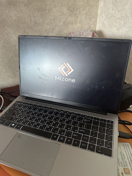 Продам игровой ноутбук Mizone Pascal