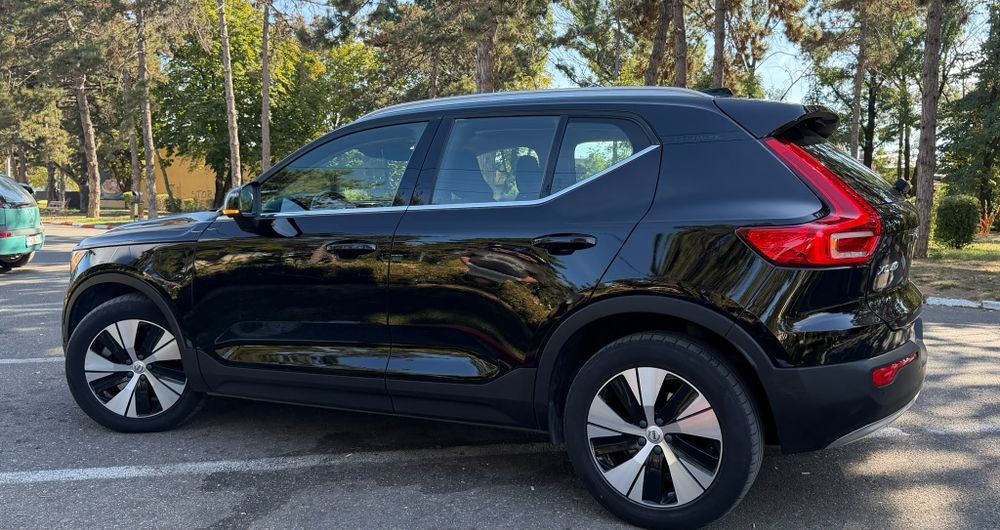 VOLVO XC40 2021 — imagine 3