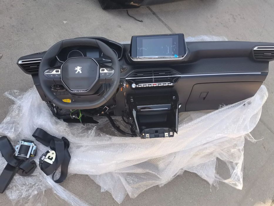 Plansa Bord peugeot 208 cu airbag si centuri 2019-2024