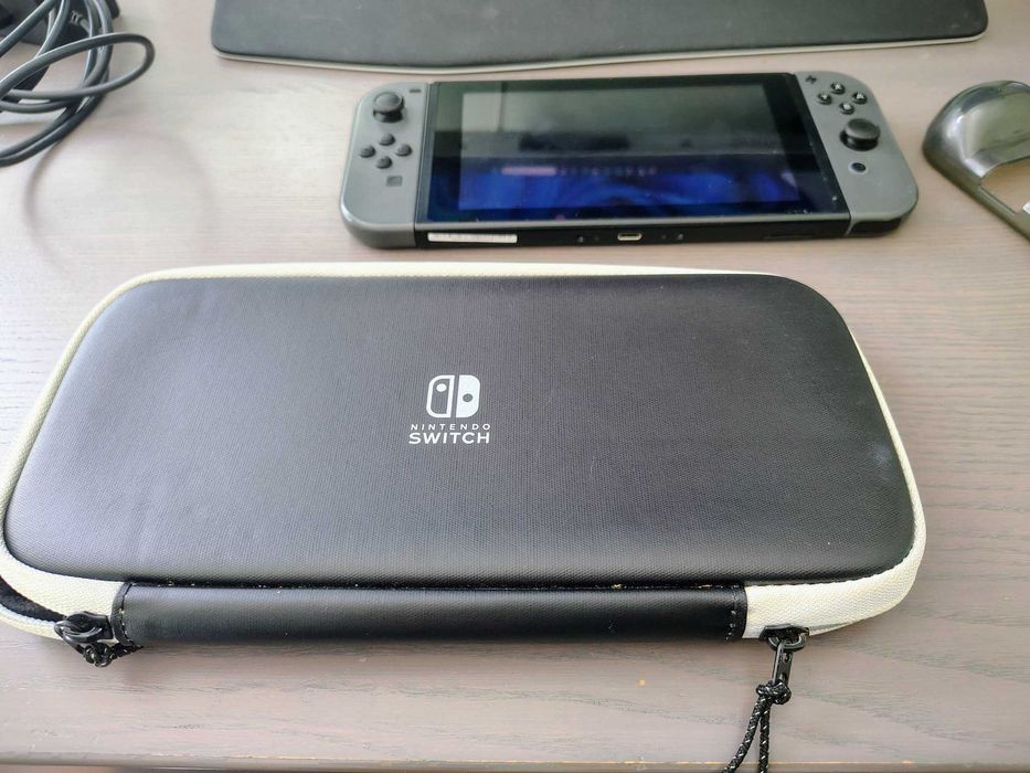 Продавам Nintendo Switch RCM със 512GB карта