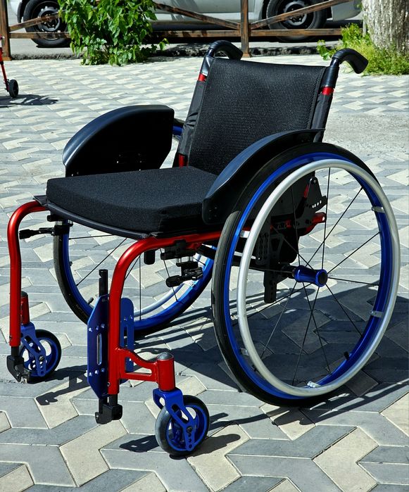 Спортивная коляска