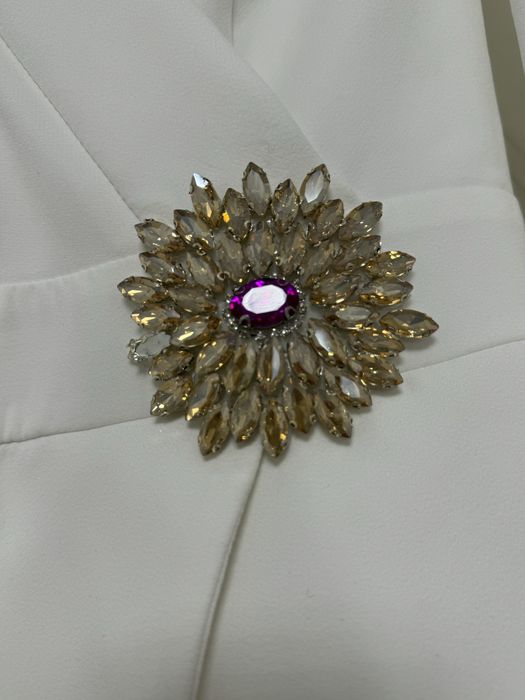 Продам шикарное платья белого цвета