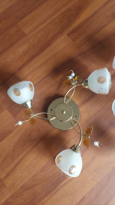 Люстра продается