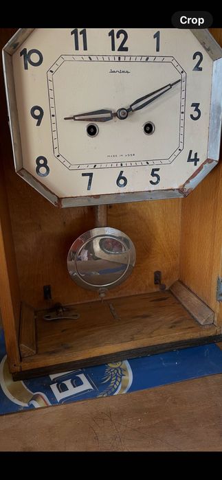 Стар часовник 40 лв.