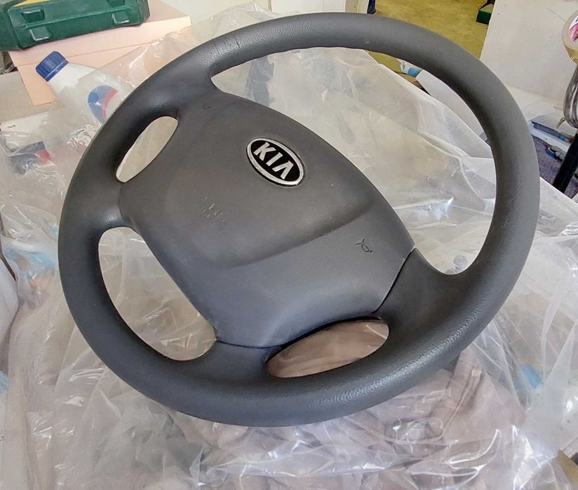 Продаётся руль KIA CARNIVAL идеал