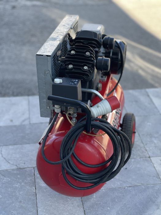 V-Образен компресор за въздух RENO-DENMARK 350/50 - 50л | 1.5kW | 400V
