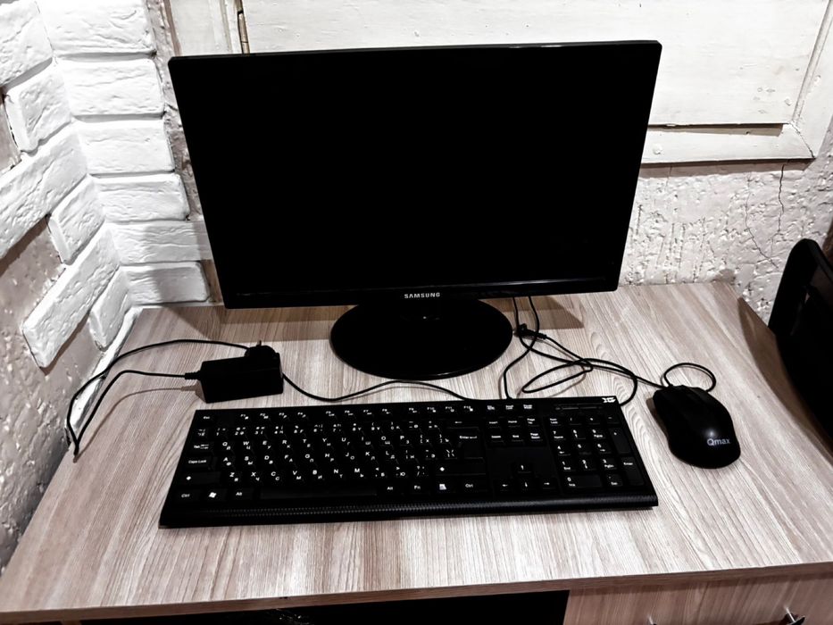 Комп стационарный в бу вместе со столом