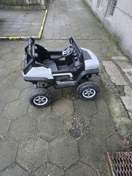 Акумулаторен джип