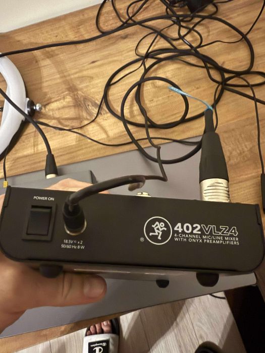 Boxa LD+mixer impreuna cu cablurile necesare