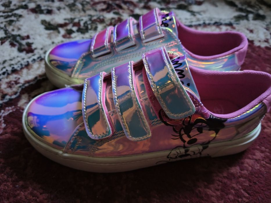 Adidași Mickey model holografic