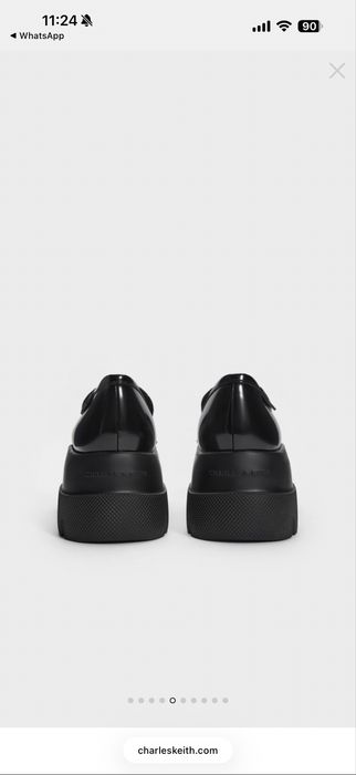 Продам новые лоферы Charles & Keith.