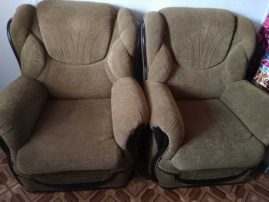 Диван и два кресла