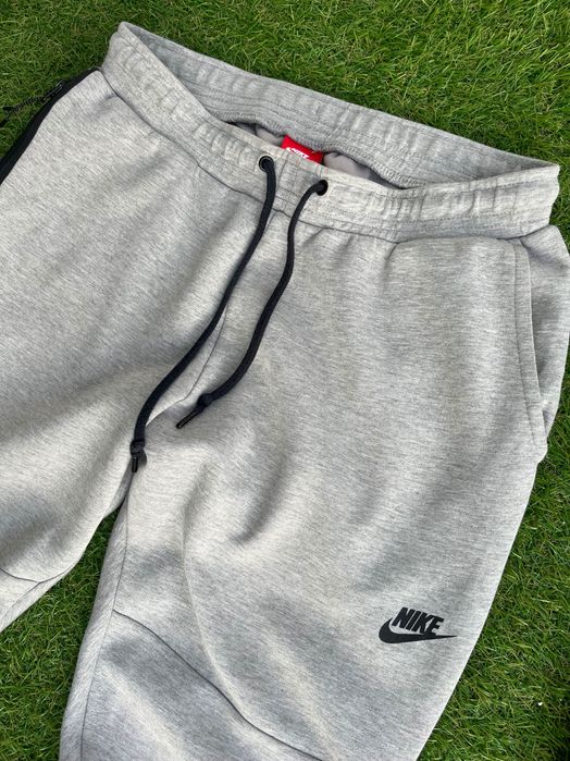 Мъжко долнище : Nike Tech Fleece L