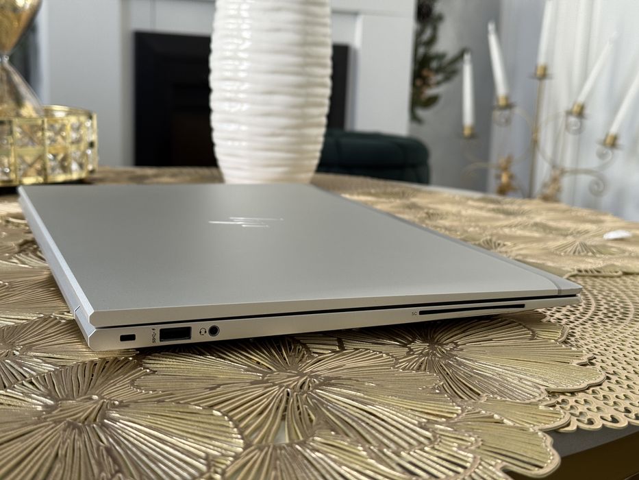 HP EliteBook 855 G7 • AMD Ryzen 5 Pro (4650U) • 16Gb Ram • 512Gb SSD.