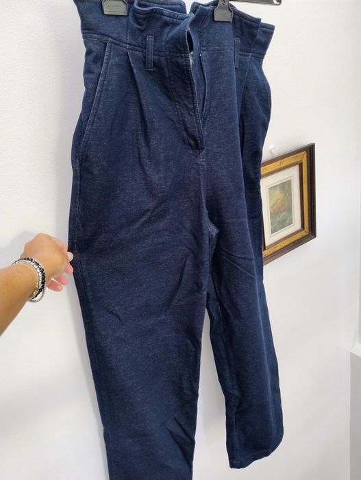 Vând pantaloni max mara