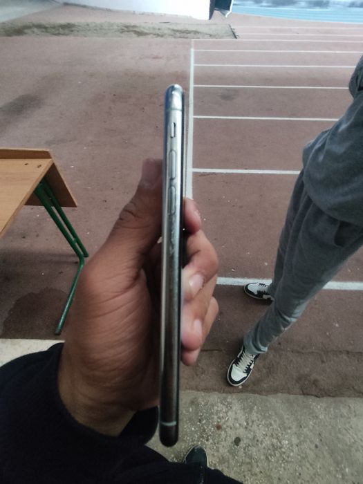Iphone x xolati yaxshi