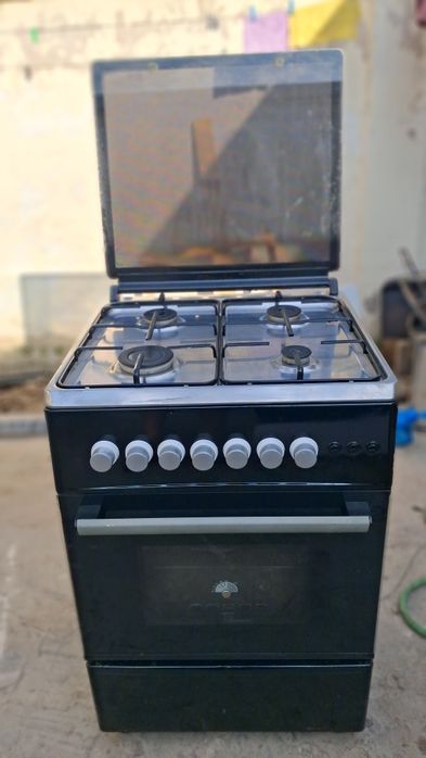 Продаётся газ плита Indesit