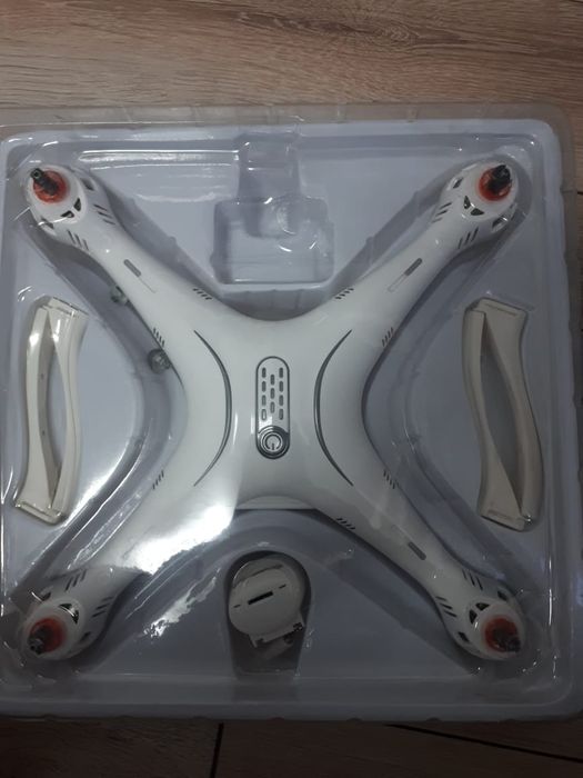 Продаётся новый дрон Syma x8 PRO