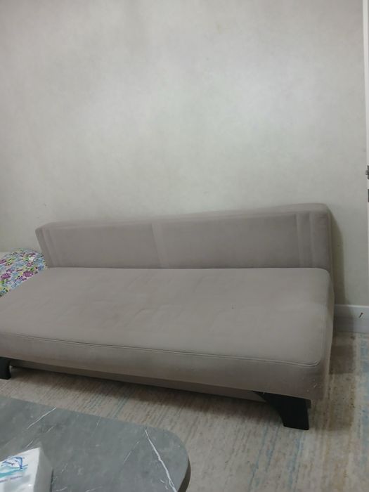 Срочно продаётся диван