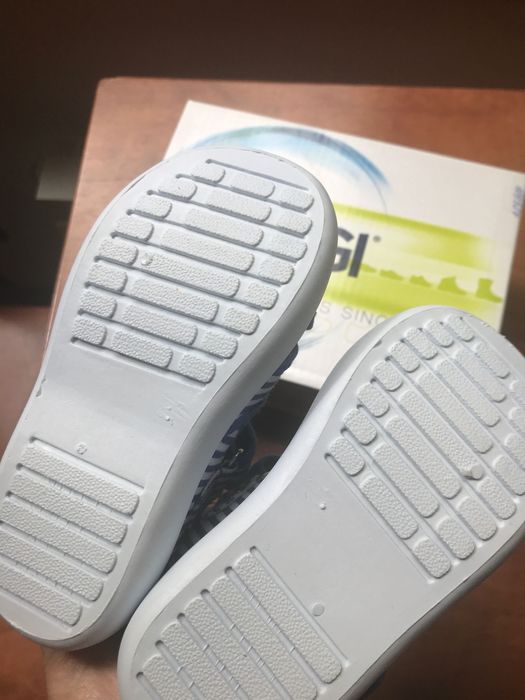 НОВИ! Детски сандали Primigi 23н