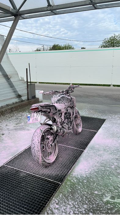 Honda cb125r 2021