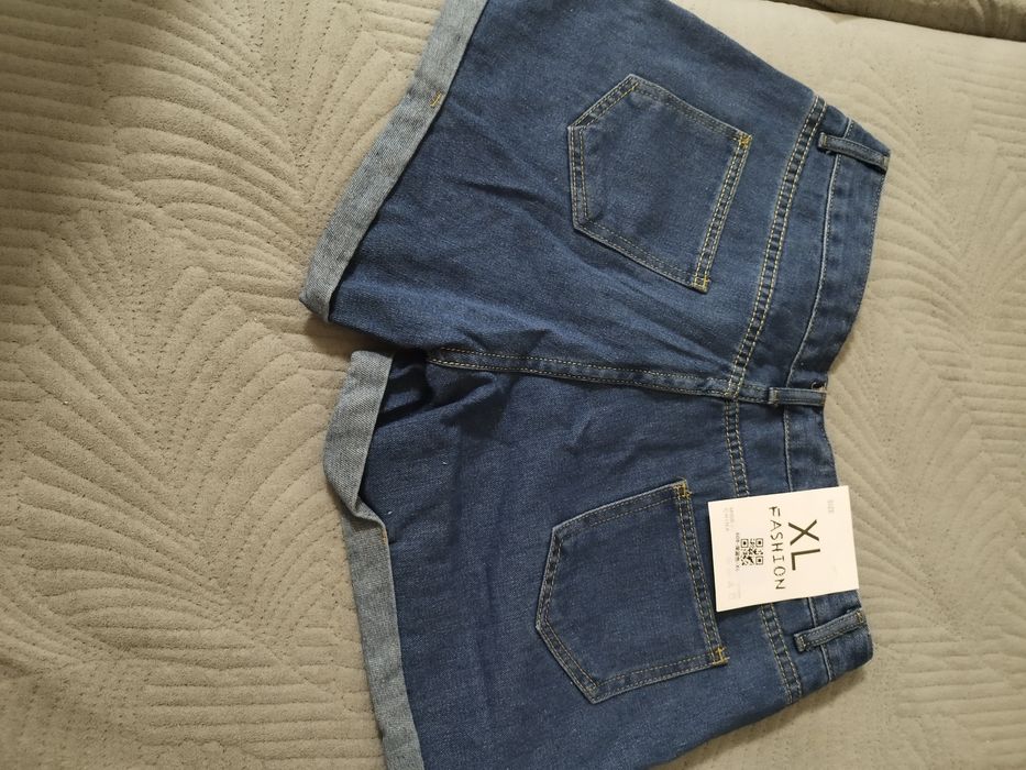 Продам шорты женские