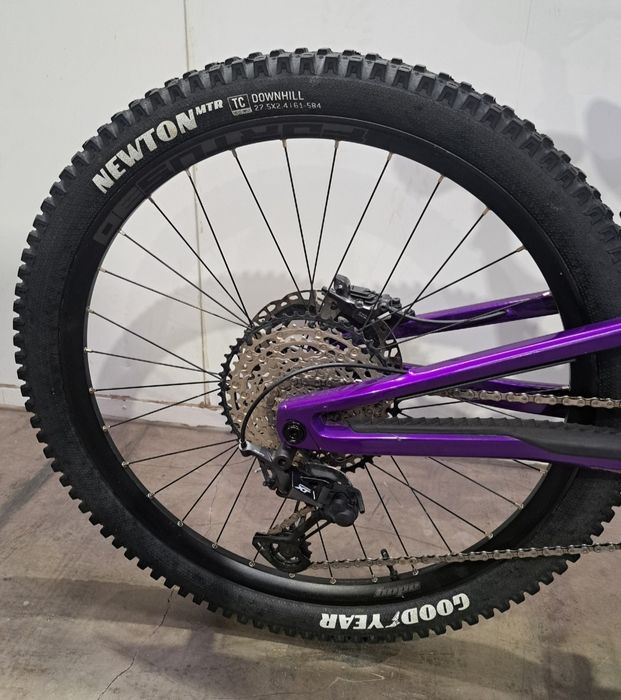 Nukeproof Giga 297 Fast Edition