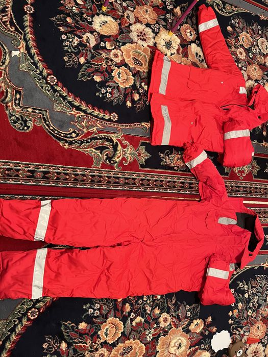 Зимний комбезы куртки обувьи