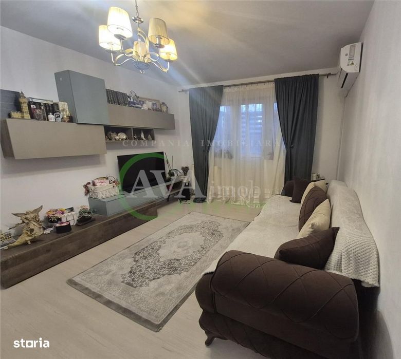 Apartament 3 camere semidecomandat, zona Orizont