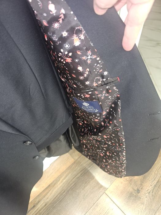 Продам костюм мужской