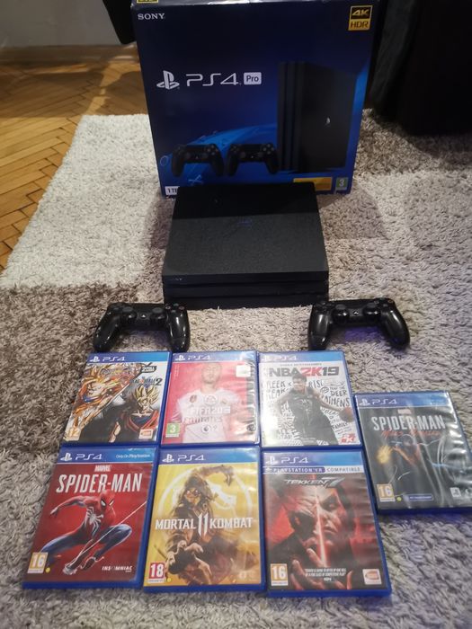 Playstation 4 pro, два джойстика +7 игри