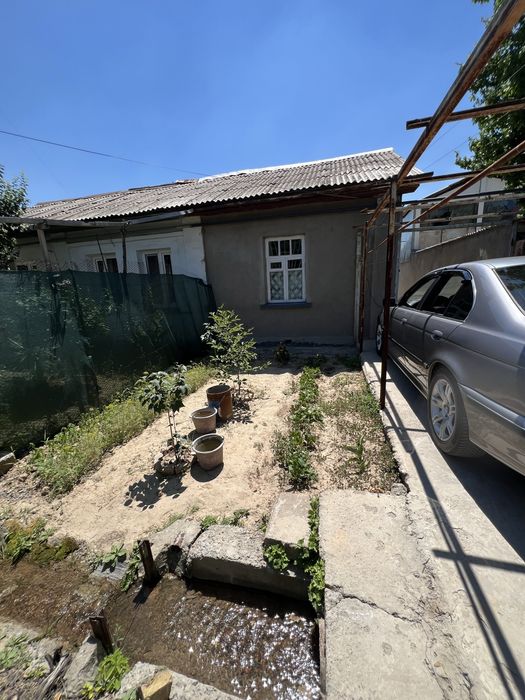 Qibrayda srochna hovli sotiladi