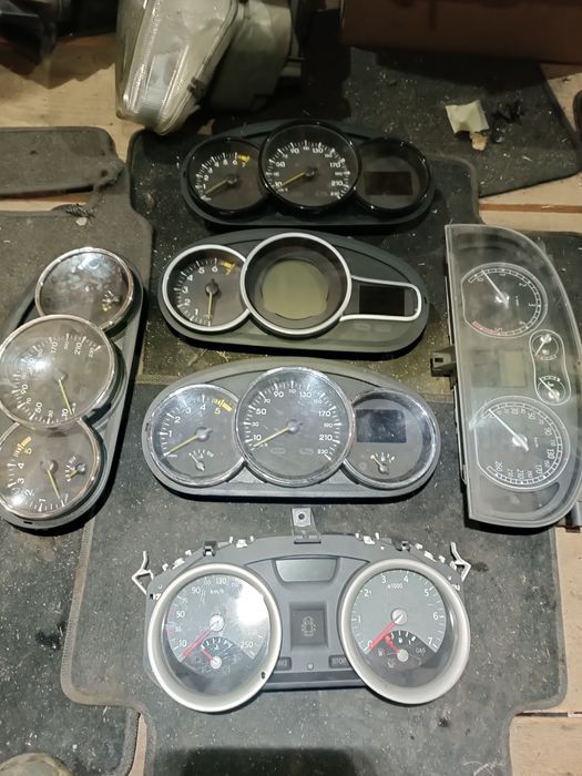 Ceas bord Scenic2 tablou bord Renault Scenic2 Fluence Megane3 Megane2 Clio3 Laguna2 digital nonfacelift facelift Fluence Megane3 Koleos Clio3 Megane2