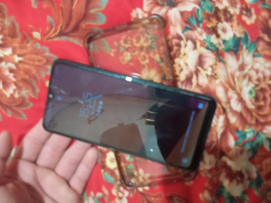 Samsung A20s стоит