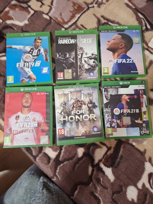 Xbox One S 500gb - 2 manete si 6 jocuri - stare consola: foarte buna