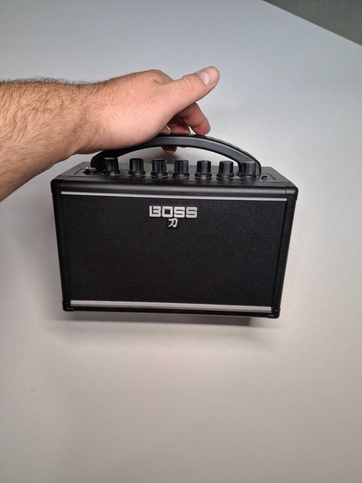 Chitară Electrică Harley Benton ST-62 + Amplificator Boss Katana Mini + Accesorii