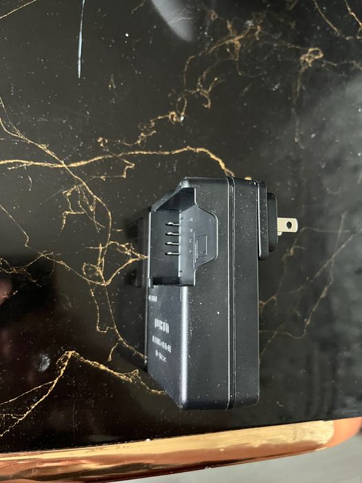 Зарядно устройство FujiFilm BC-W126S