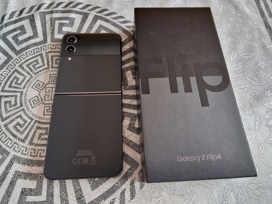 Samsung Z Flip 4 Перфектен
