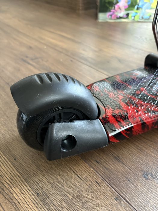 Нова Тротинетка със седалка lorelli smart plus