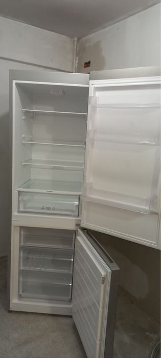 Frigider Heinner ca nou