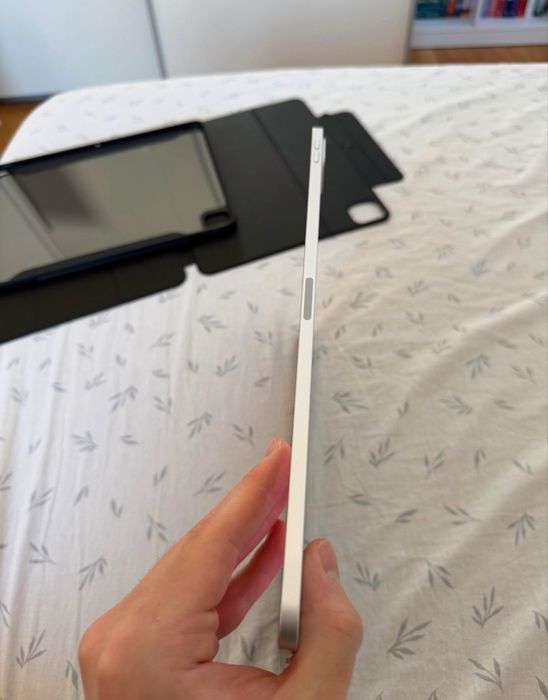 iPad Pro 12,9” 5th Gen, 256GB, Ca nou