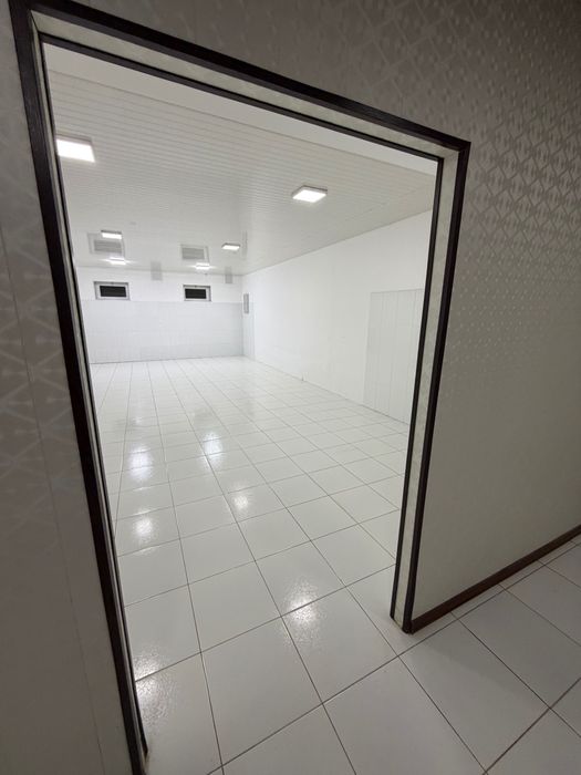 Magazin arendaga beriladi padval  ishxona помещение склад