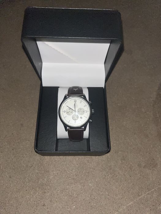 Часы продам 3 штуки