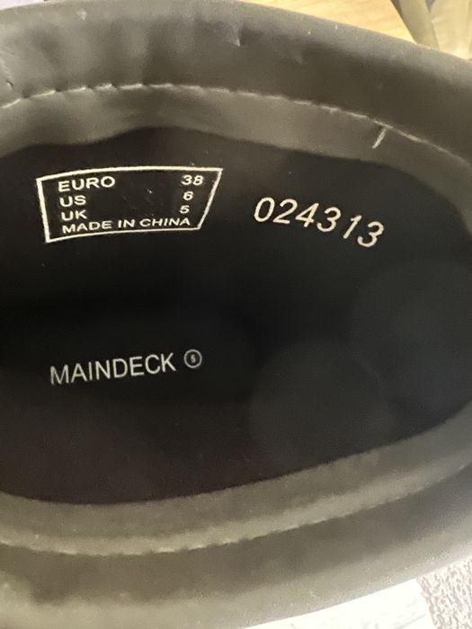 Продавам гумени ботуши за лодка Maindeck