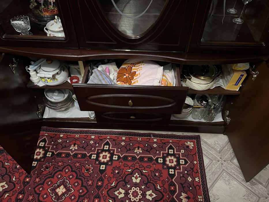 Сервант классический