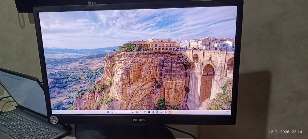 Продам FulllHD монитор