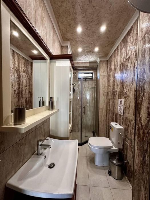 Дава се под наем Тристаен апартамент в Бургас, Център - 99 кв.м за 1020 € - Снимка #4