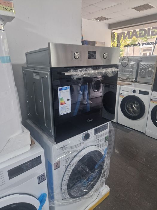 Фурна за вграждане Midea